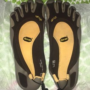 Vibram walking/water shoe